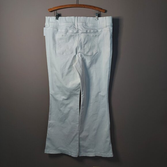 Spanx White High Rise Kick Flare Pull-On Pants Size 3X - Picture 9 of 10
